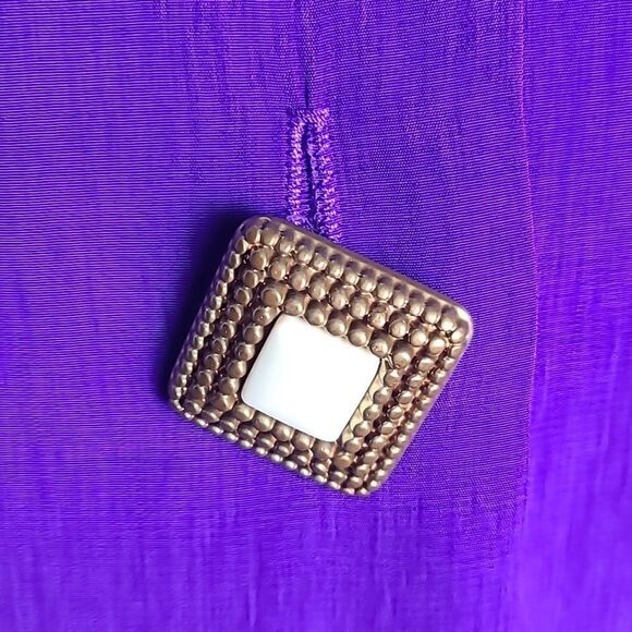 The 1 East Custom Collection Purple ButtondownBlouse, Big White Buttons, Size 14 - Picture 3 of 11